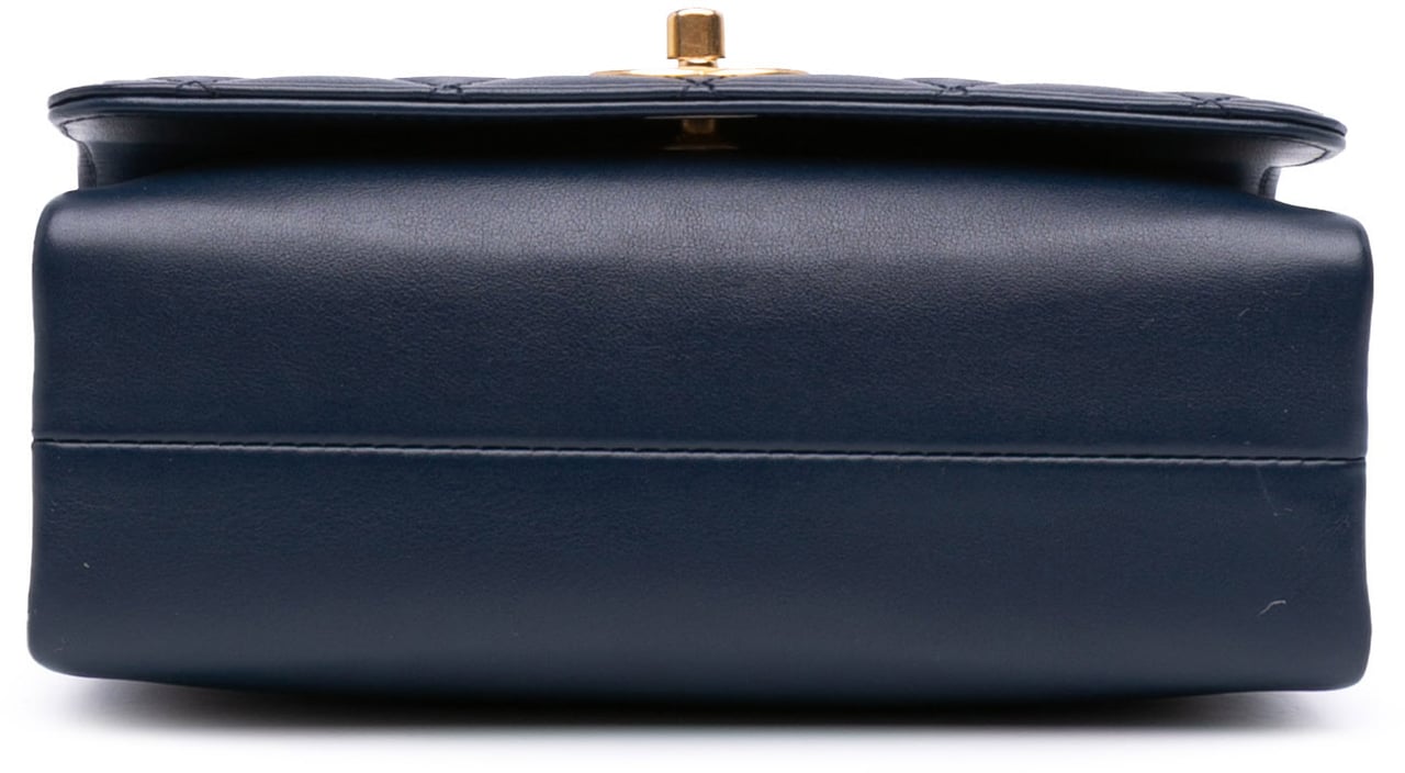 Chanel Mini Quilted Lambskin Pearl Chain Flap Blauw