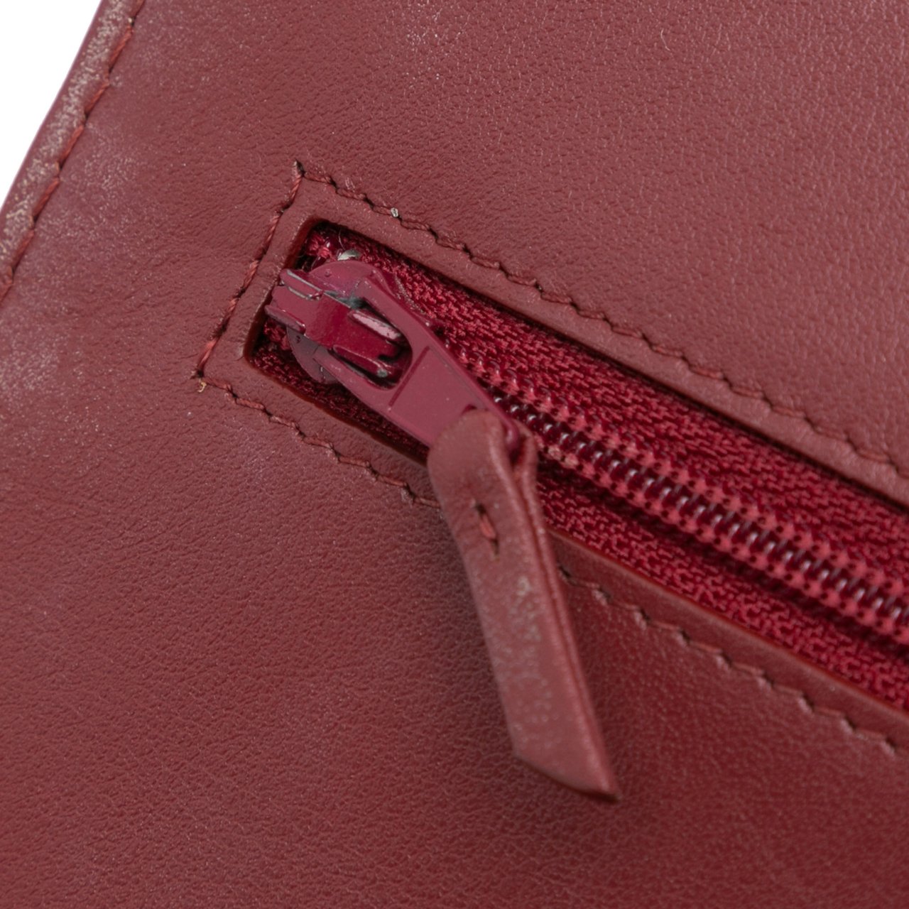 Chanel Quilted Aged Calfskin Gabrielle Wallet on Chain Rood