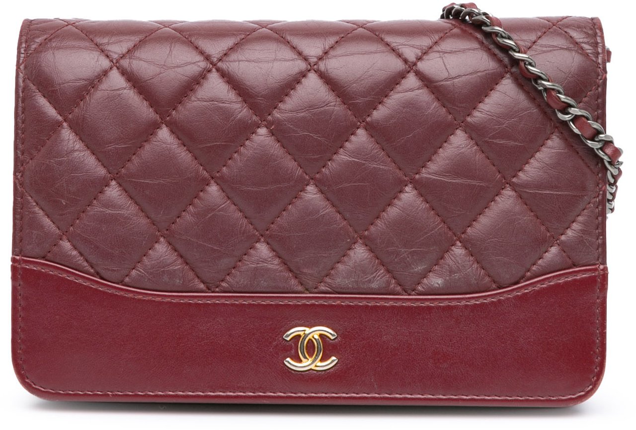 Chanel Quilted Aged Calfskin Gabrielle Wallet on Chain Rood