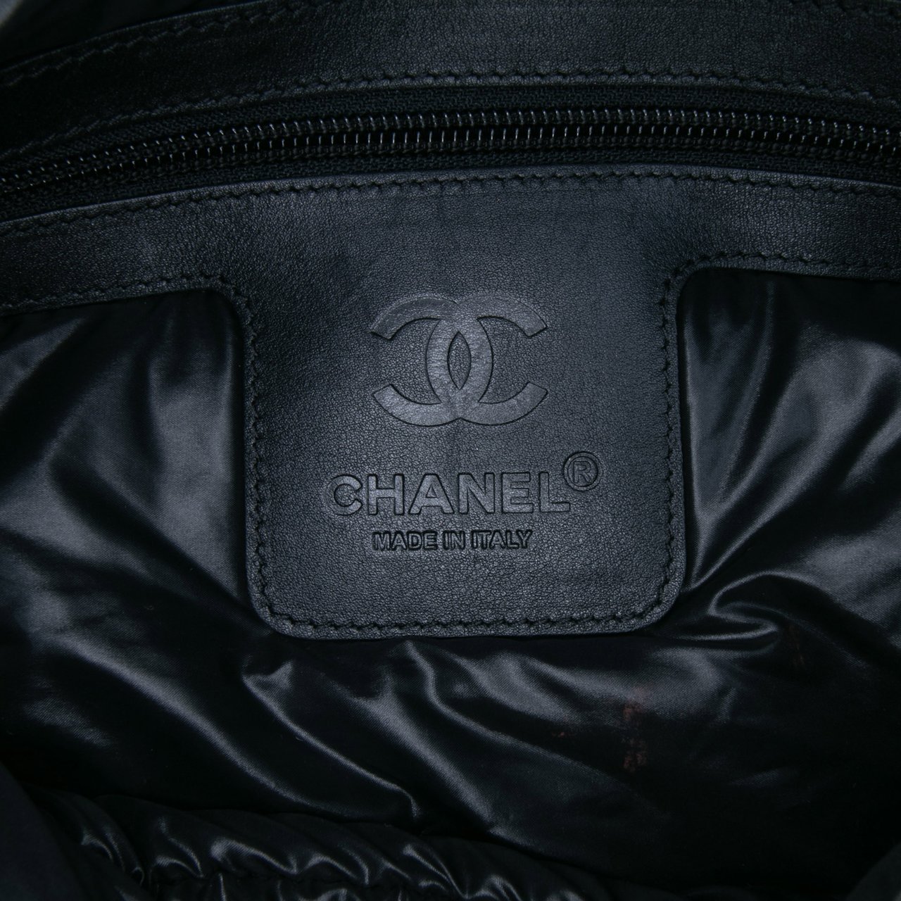 Chanel Small Quilted Nylon Coco Cocoon Tote Blauw