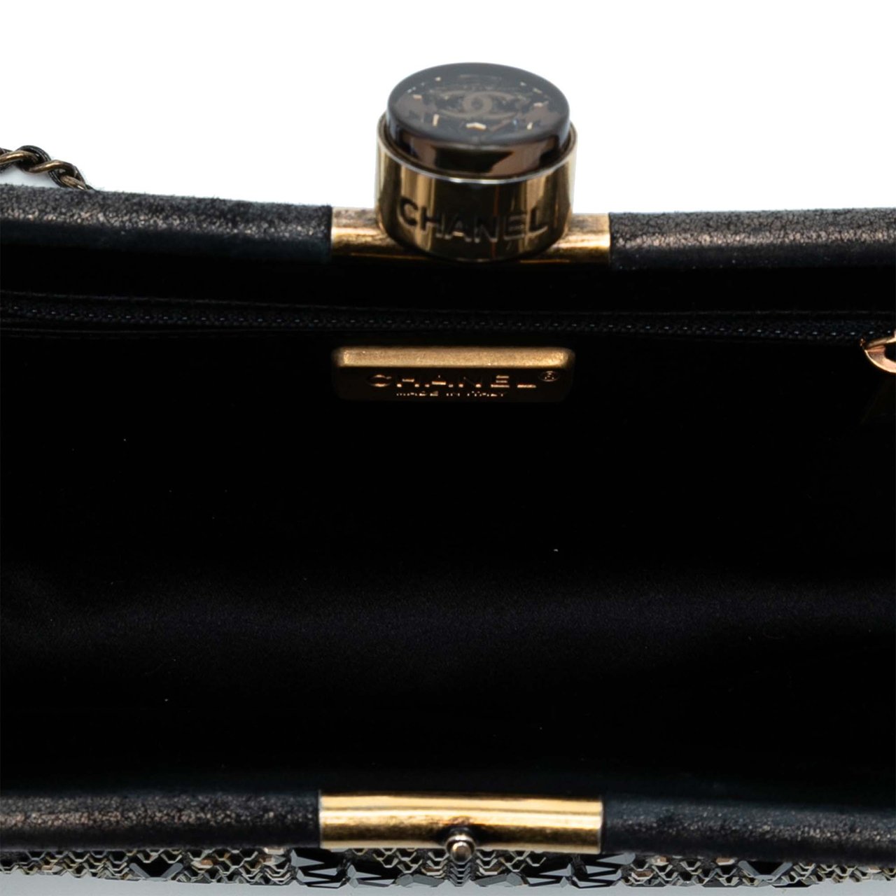 Chanel CC Glitter Lambskin Studded Frame Clutch on Chain Zwart