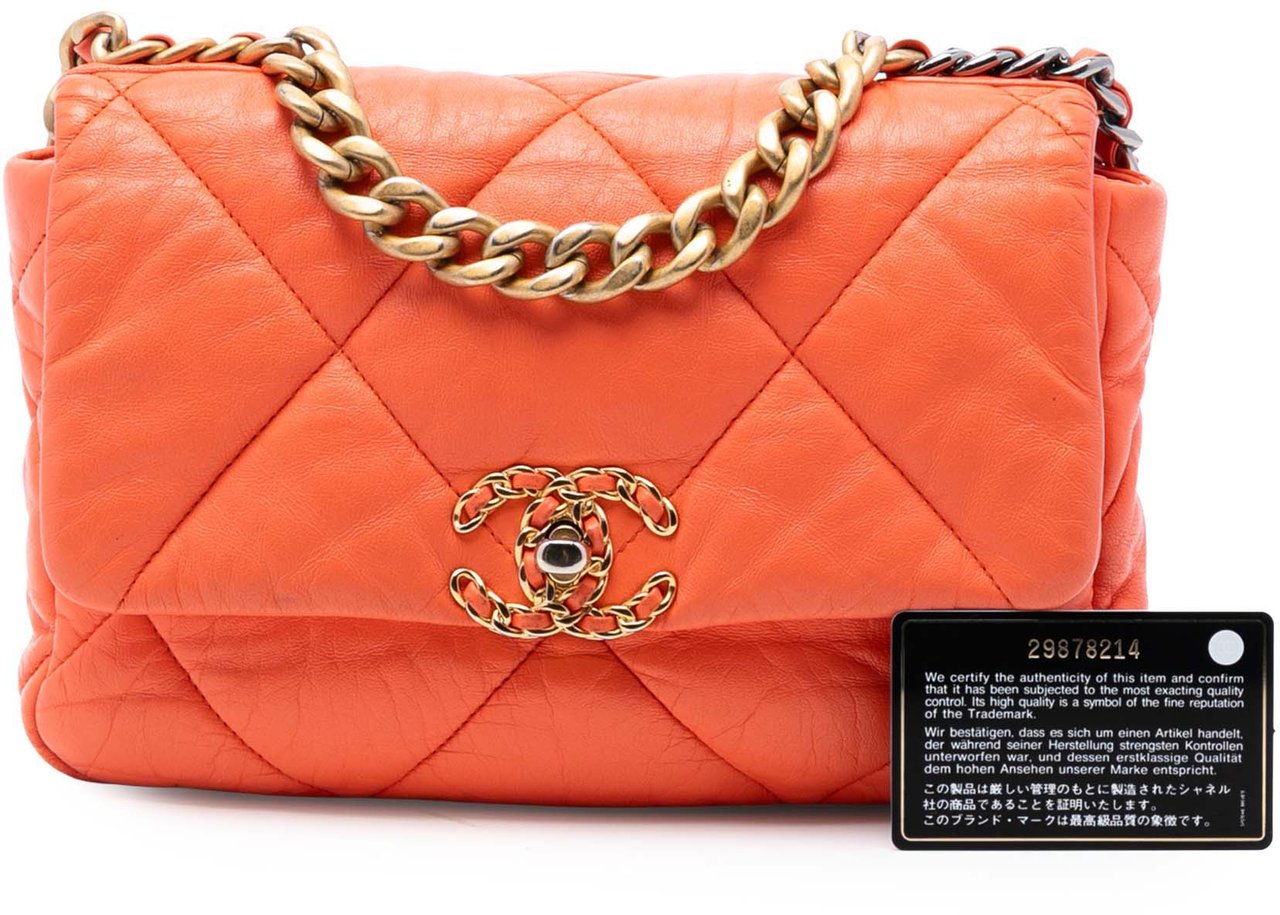 Chanel Medium Lambskin 19 Flap Oranje