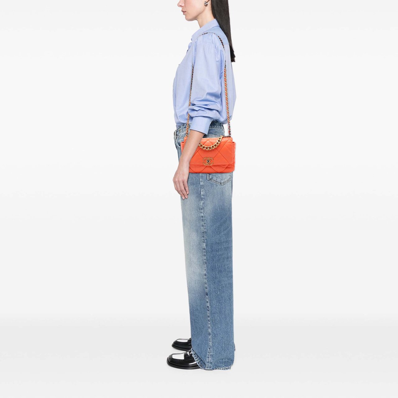 Chanel Medium Lambskin 19 Flap Oranje