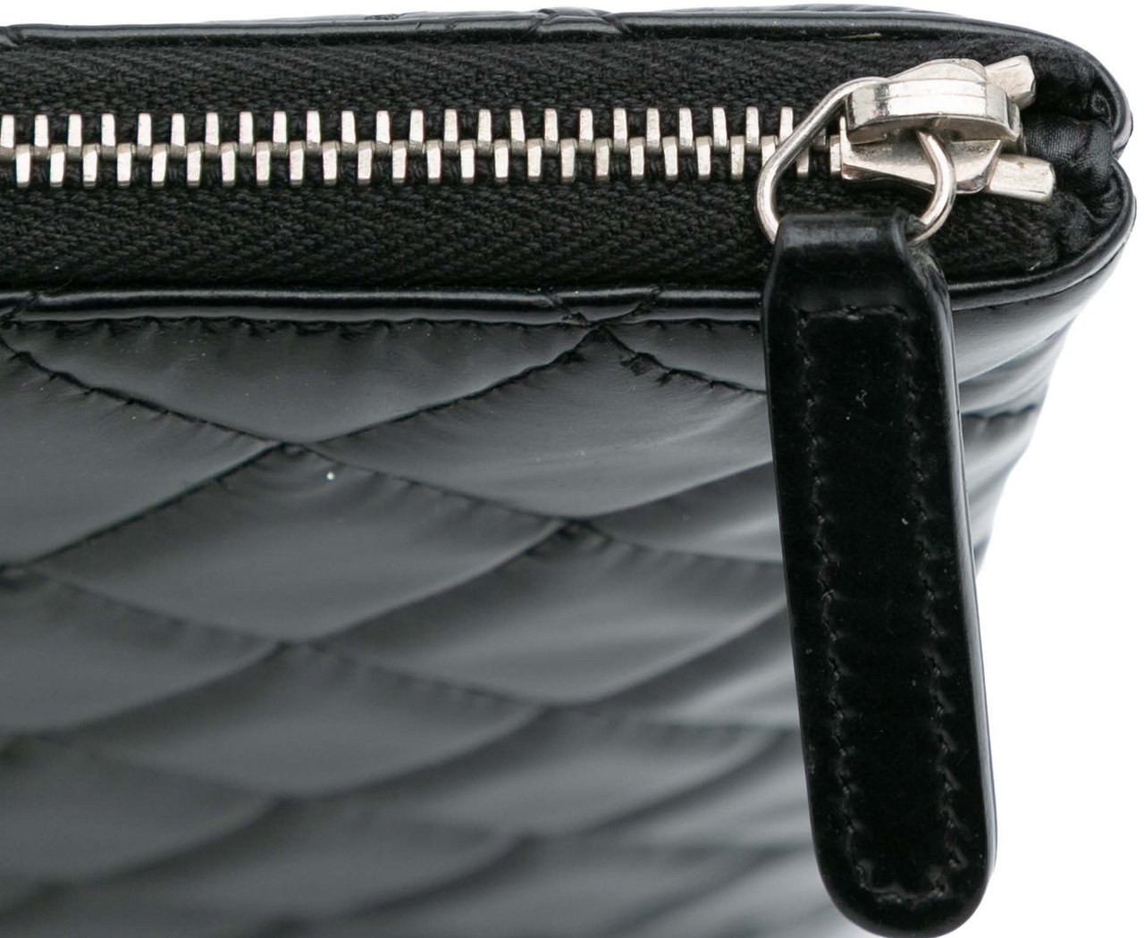 Chanel Large Quilted Patent O Case Clutch Zwart
