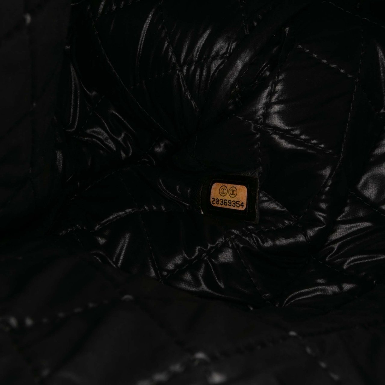 Chanel Large Quilted Patent O Case Clutch Zwart