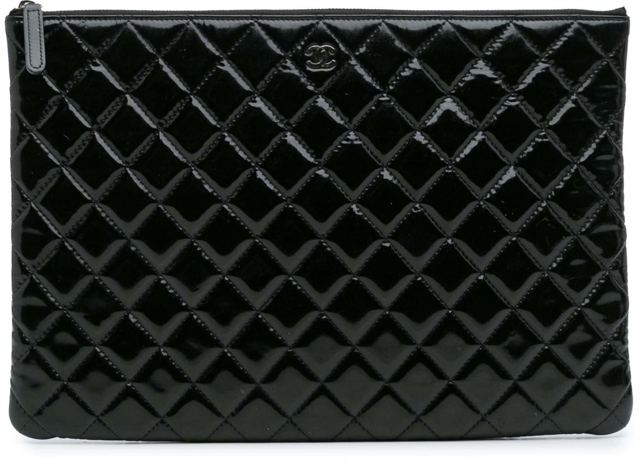 Chanel Large Quilted Patent O Case Clutch Zwart
