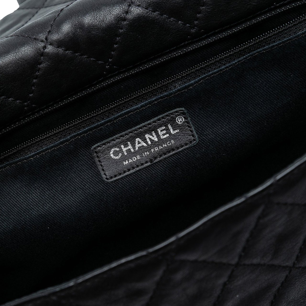 Chanel Quilted Calfskin Reissue 2.55 Easy Messenger Flap Zwart