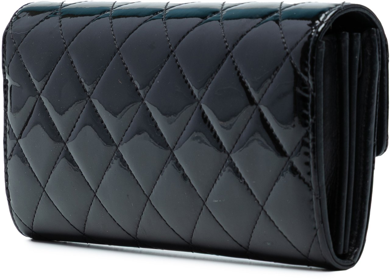 Chanel Large CC Quilted Patent Flap Wallet Zwart