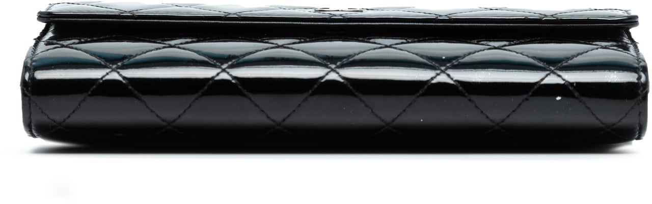 Chanel Large CC Quilted Patent Flap Wallet Zwart