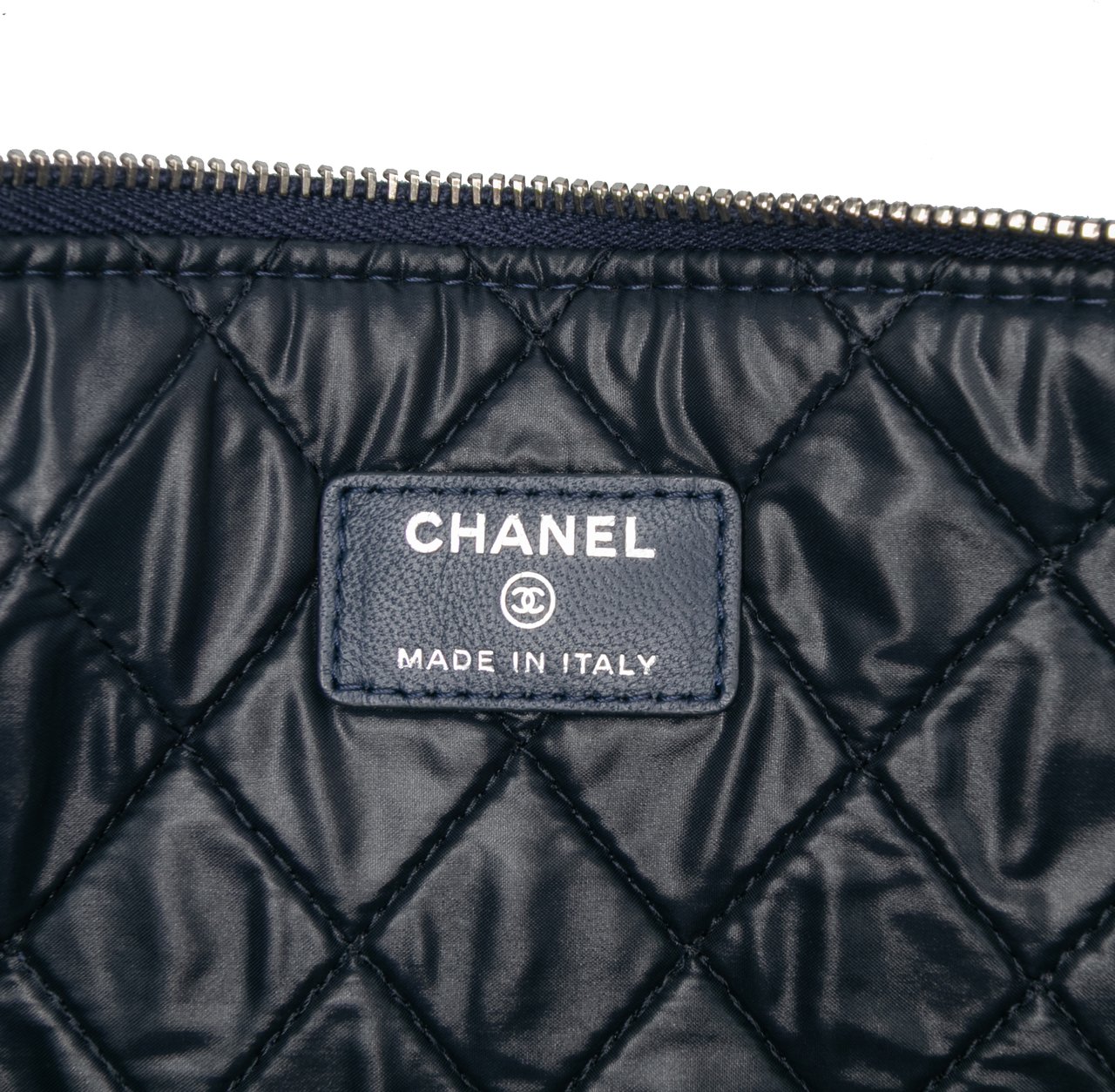 Chanel Large Quilted Lambskin O Case Clutch Blauw
