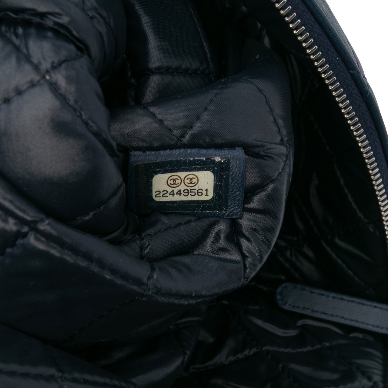 Chanel Large Quilted Lambskin O Case Clutch Blauw