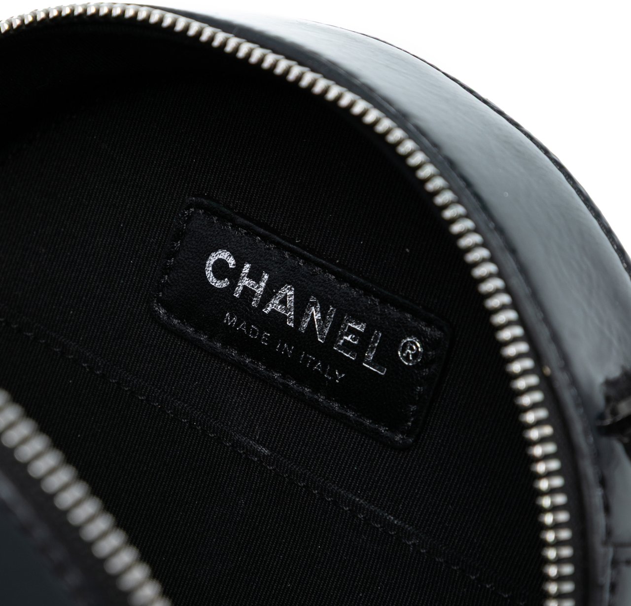 Chanel Patent Leather Round As Earth Crossbody Zwart