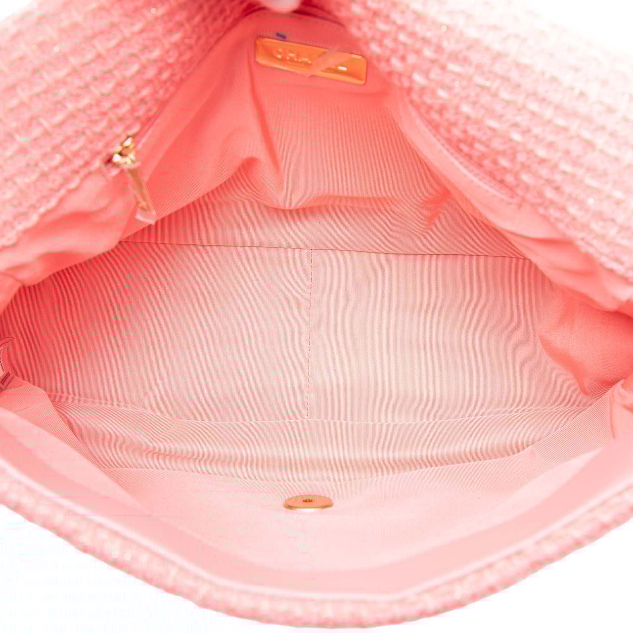 Chanel Maxi Tweed 19 Flap Roze