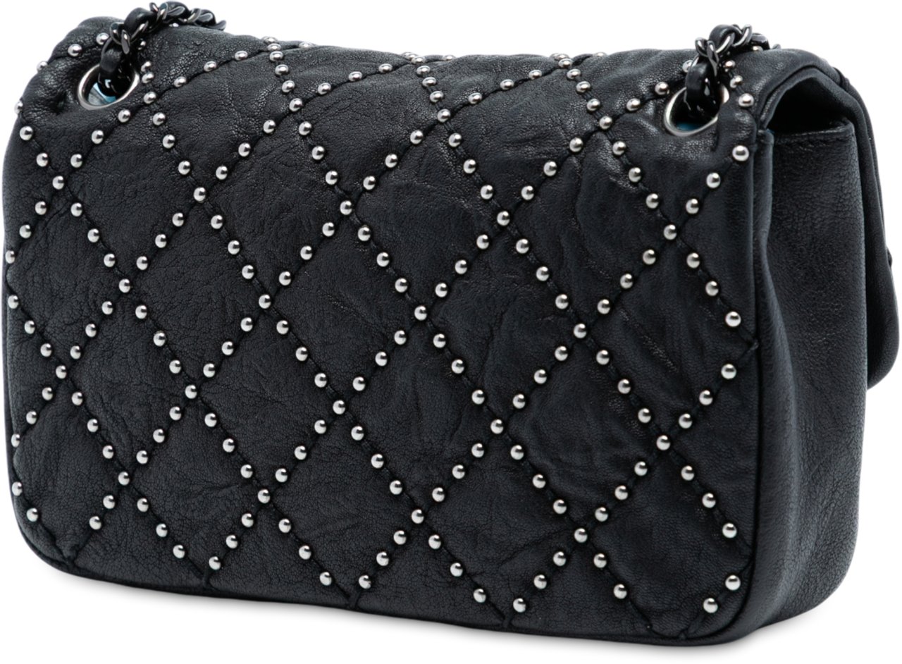 Chanel Small Quilted Distressed Calfskin Studded Metal Beauty Flap Zwart
