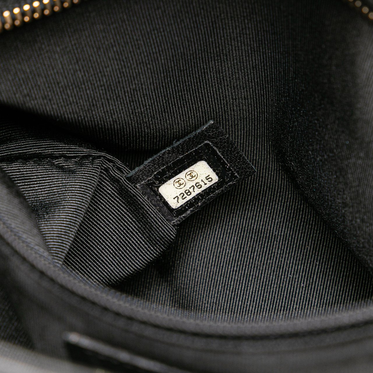 Chanel CC Chocolate Bar Lambskin Tote Zwart