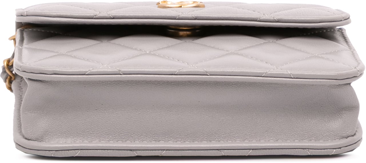 Chanel Mini Lambskin Pearl Crush Clutch On Chain Grijs
