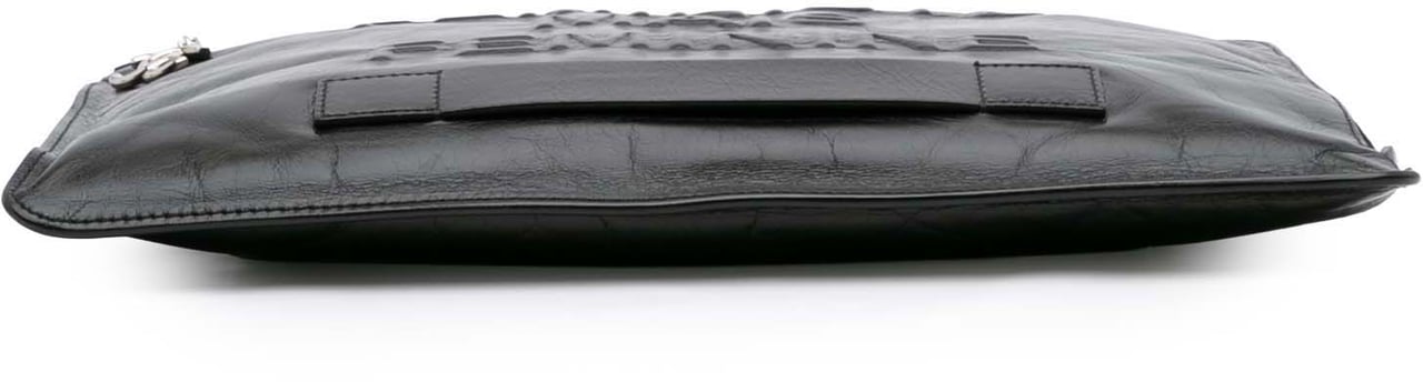 Chanel Large Calfskin Feministe Maize Feminine Pouch Zwart