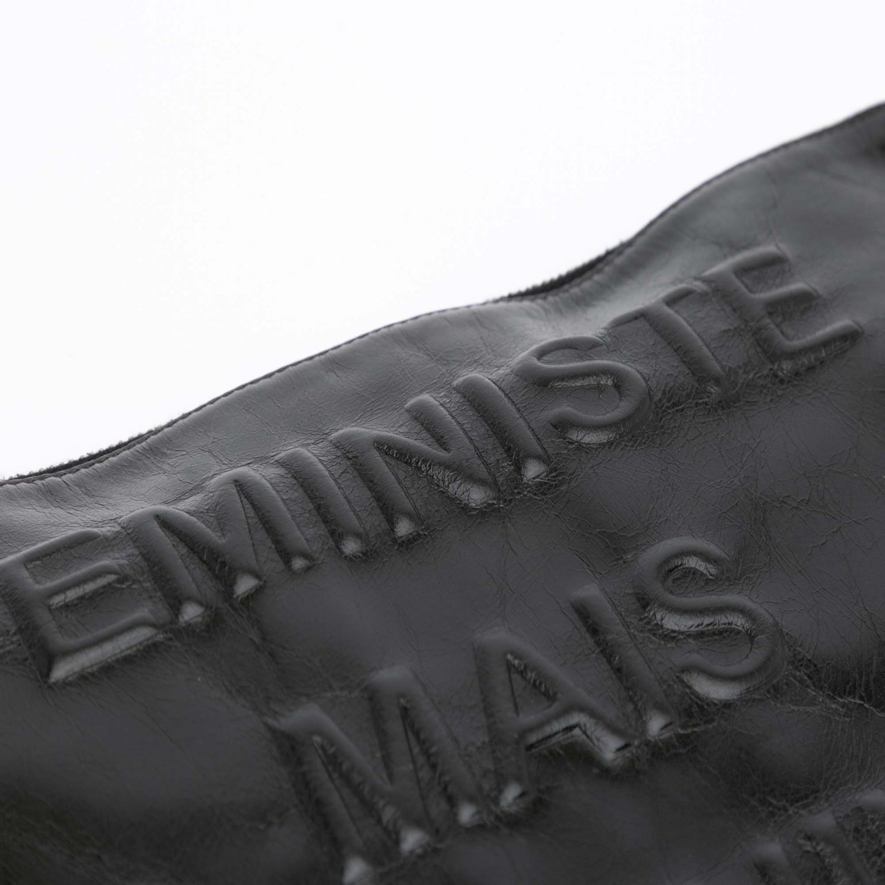 Chanel Large Calfskin Feministe Maize Feminine Pouch Zwart