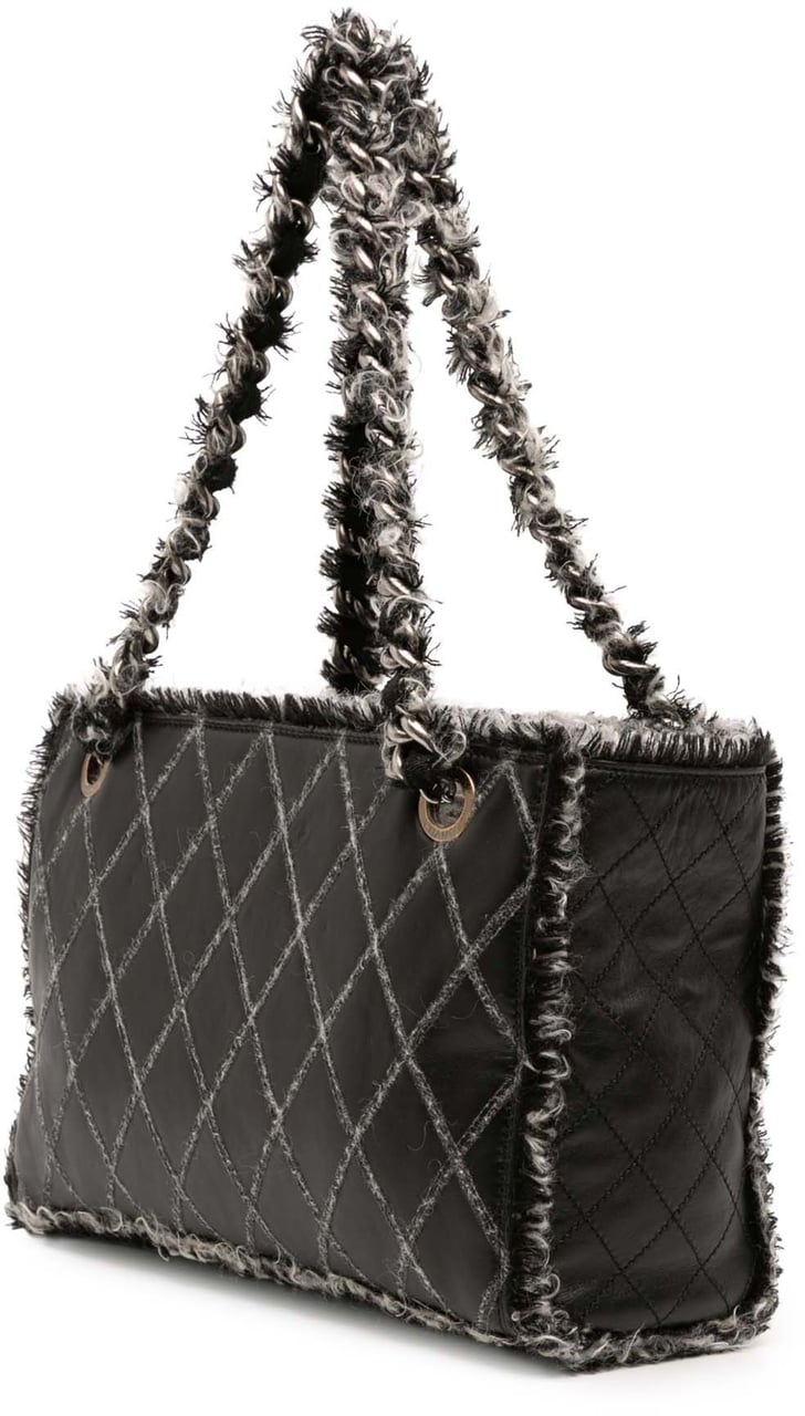 Chanel CC Quilted Calfskin Tweedy Shopping Tote Zwart