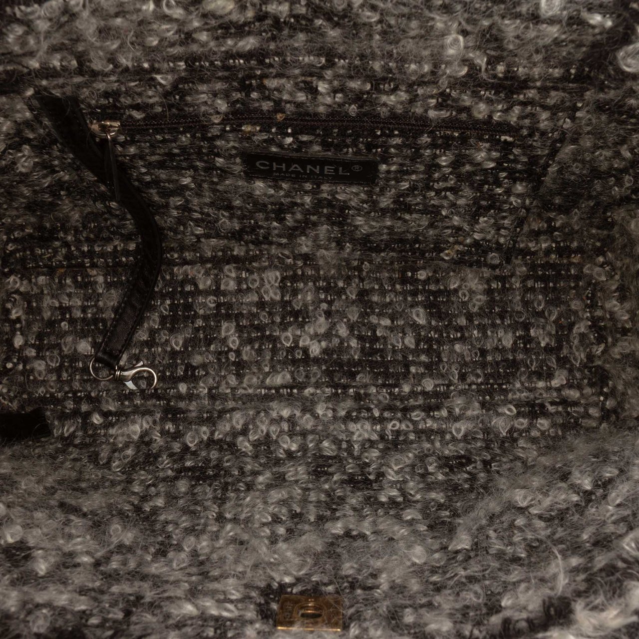 Chanel CC Quilted Calfskin Tweedy Shopping Tote Zwart