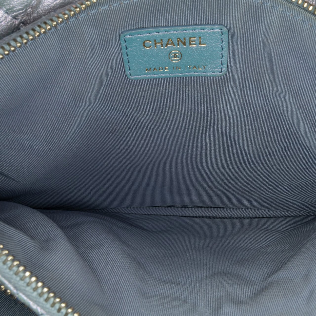 Chanel Iridescent Crumpled Calfskin Trio Cosmetic Case Paars