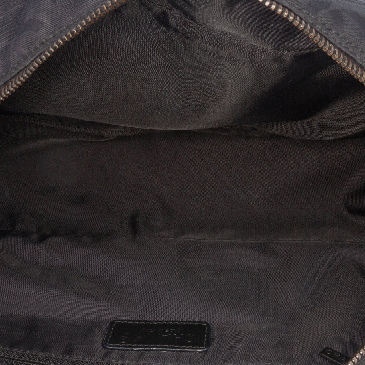 Chanel New Travel Line Nylon Handbag Zwart