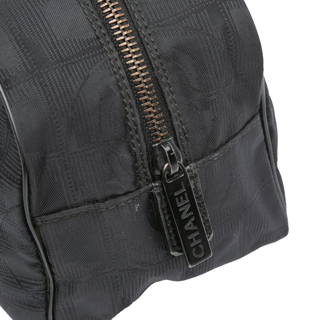 Chanel New Travel Line Nylon Handbag Zwart