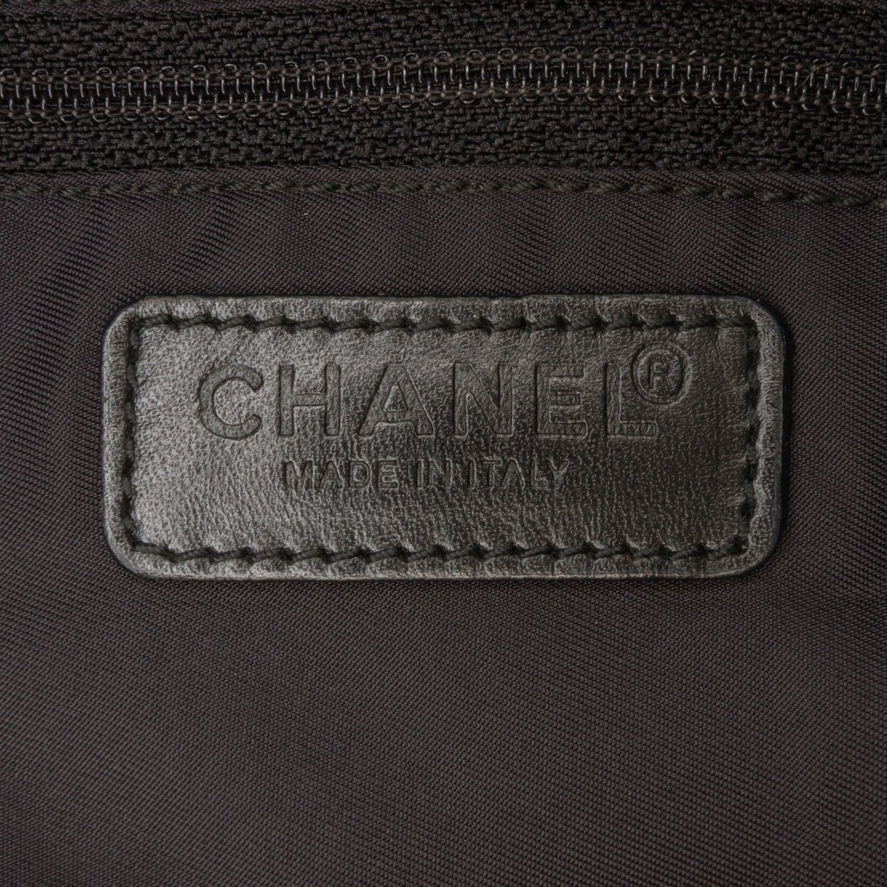 Chanel New Travel Line Nylon Handbag Zwart