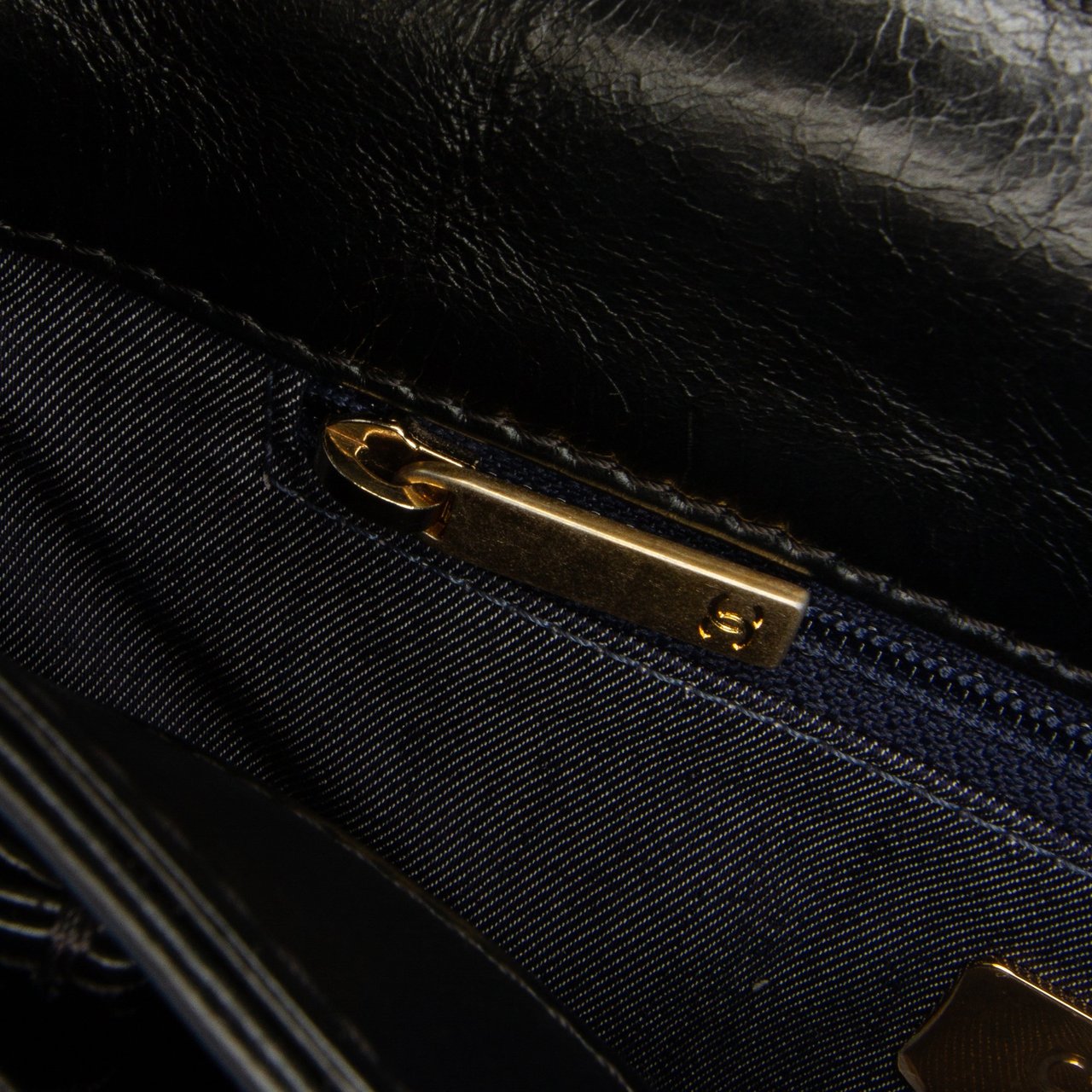 Chanel Crumpled Calfskin En Vogue Rope Flap Zwart