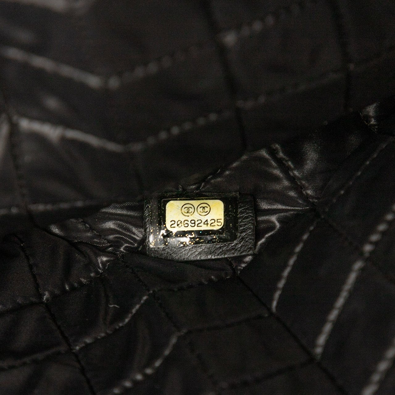 Chanel Large Quilted Patent O Case Clutch Zwart