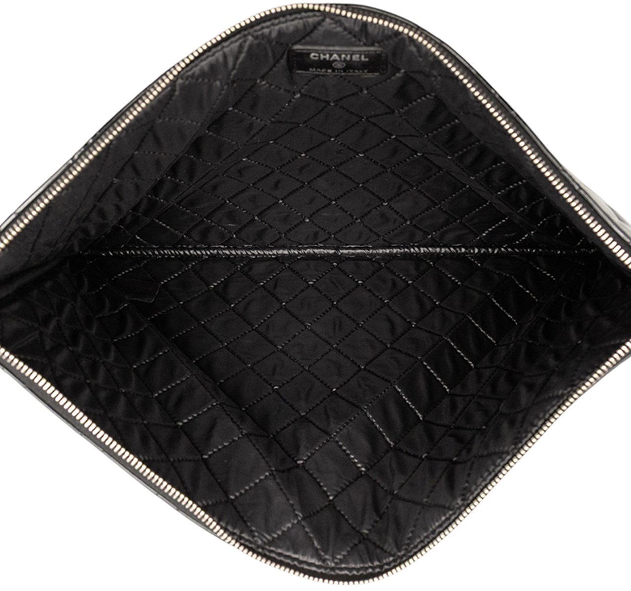 Chanel Large Quilted Patent O Case Clutch Zwart