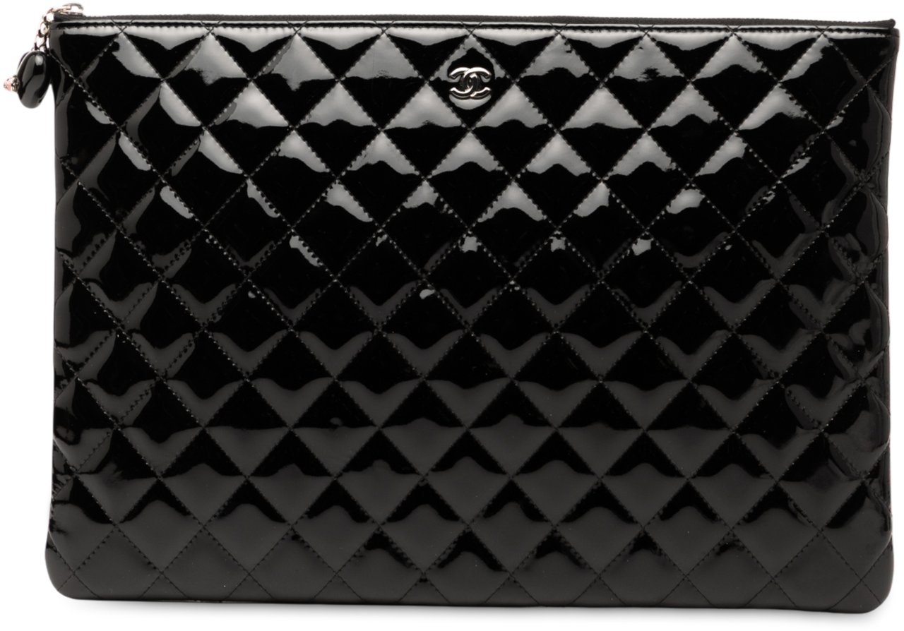 Chanel Large Quilted Patent O Case Clutch Zwart