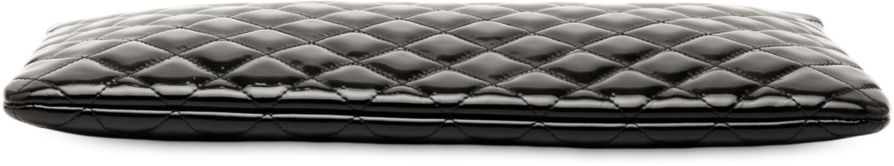 Chanel Large Quilted Patent O Case Clutch Zwart
