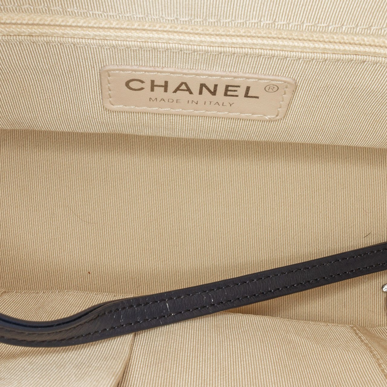 Chanel Small Rattan Gabrielle Crossbody Bruin