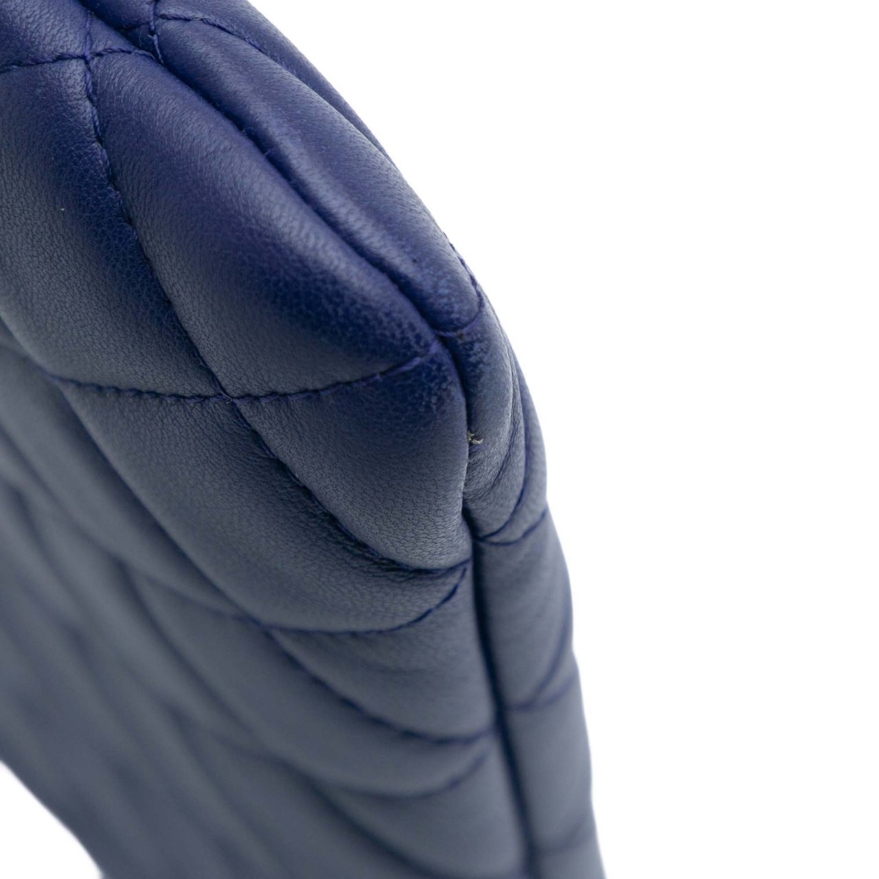 Chanel Medium Quilted Lambskin O Case Clutch Blauw