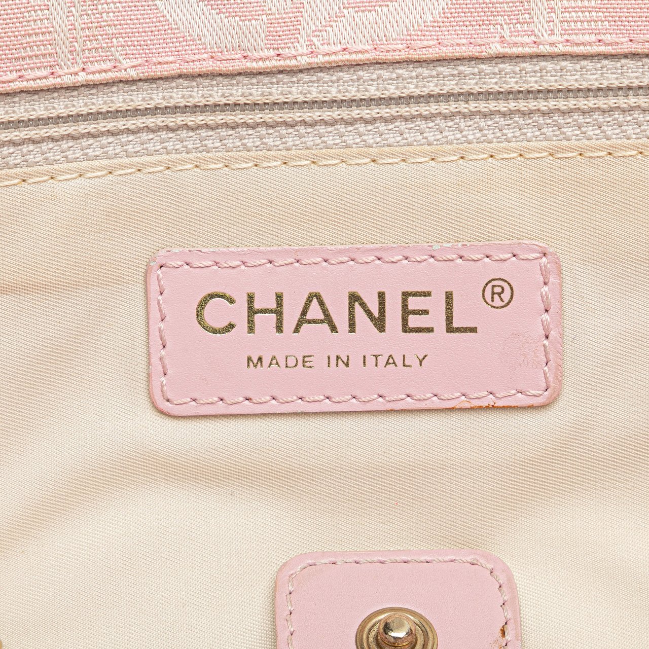 Chanel New Travel Line Nylon Tote Roze