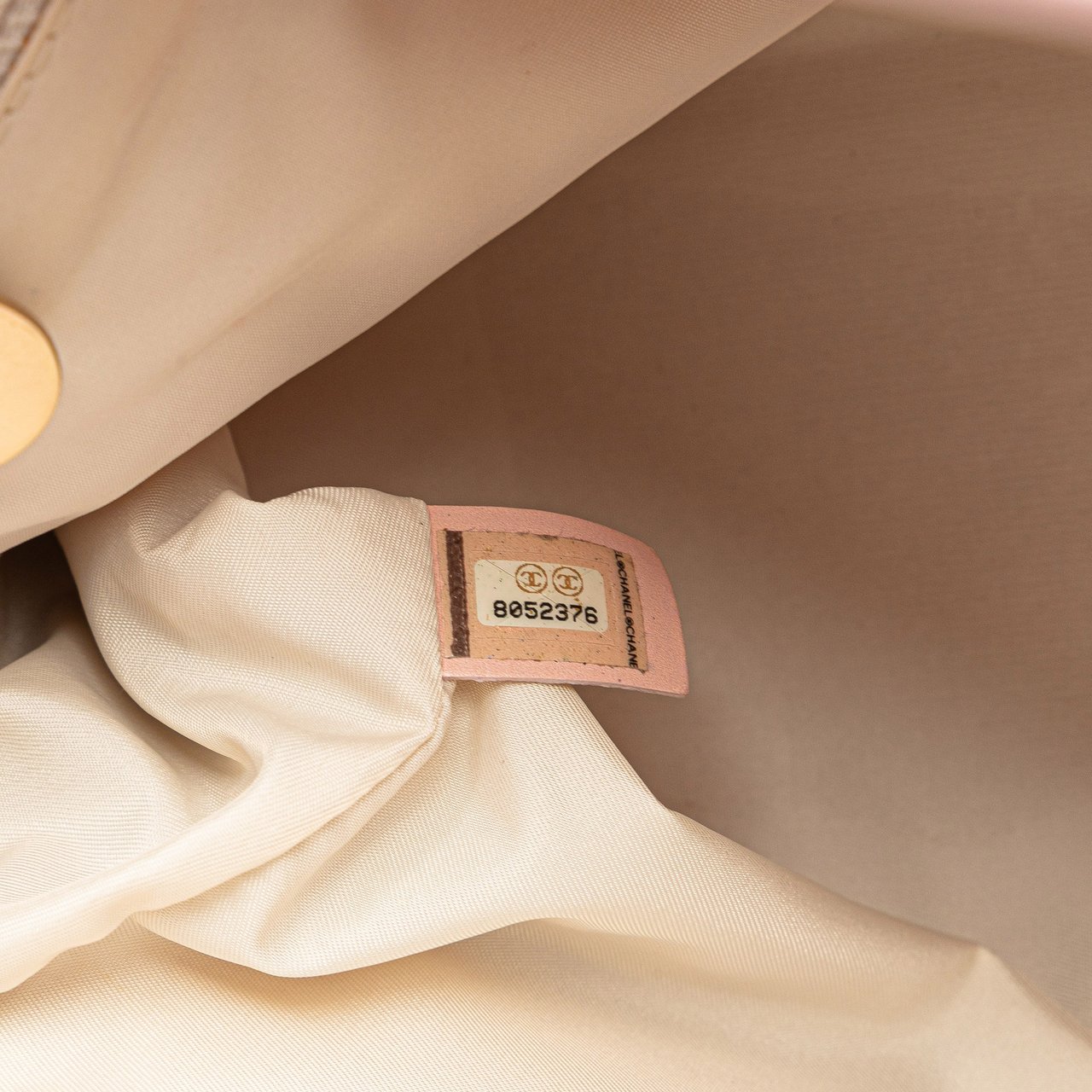 Chanel New Travel Line Nylon Tote Roze