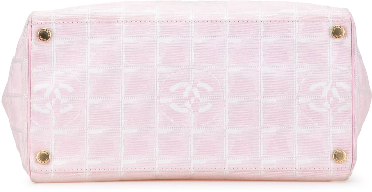 Chanel New Travel Line Nylon Tote Roze