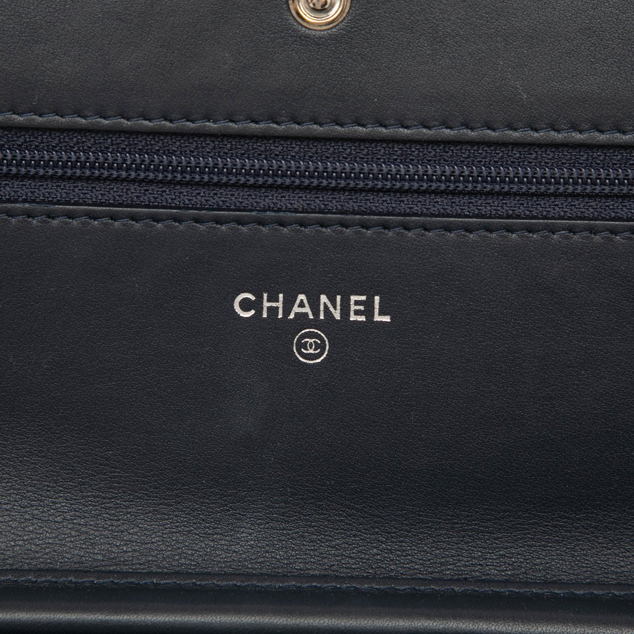 Chanel Chevron Lambskin Boy Wallet on Chain Blauw