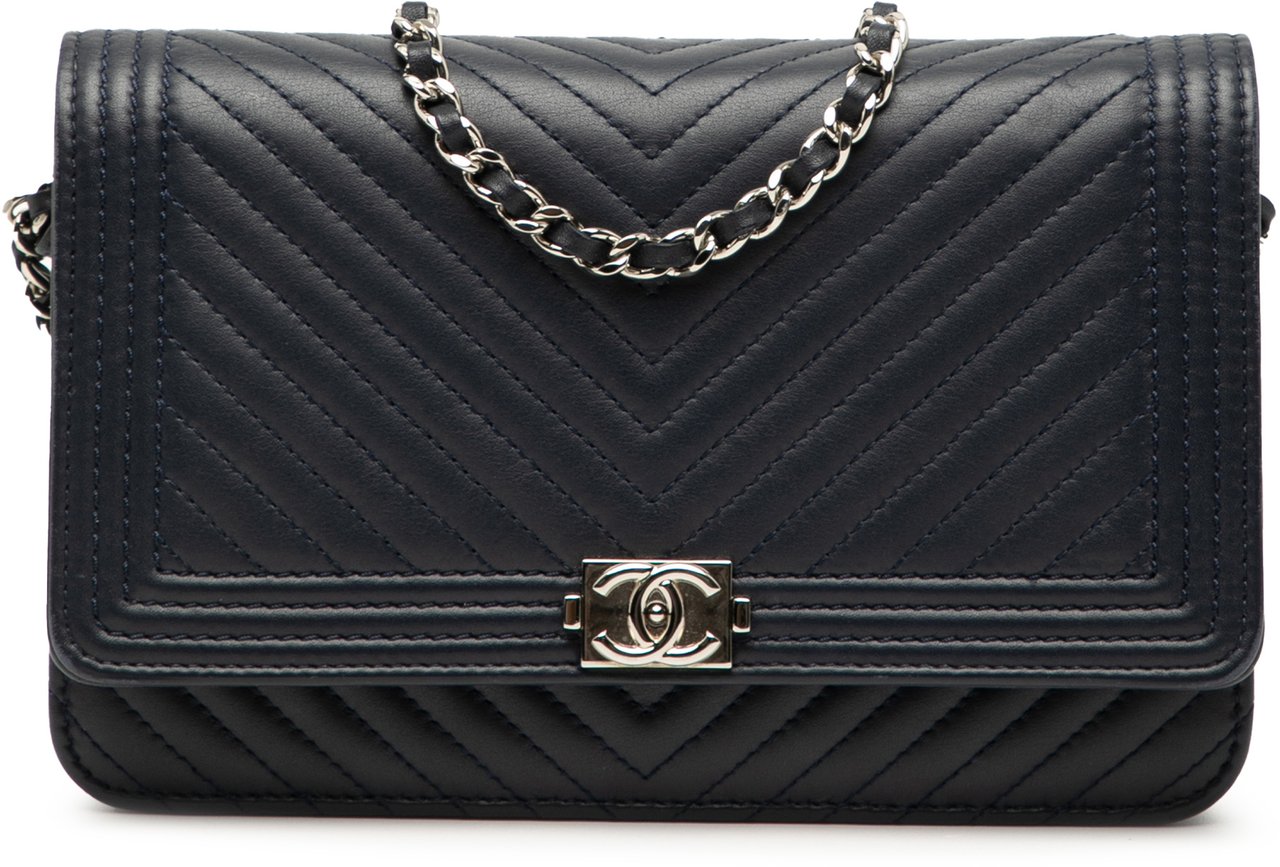 Chanel Chevron Lambskin Boy Wallet on Chain Blauw