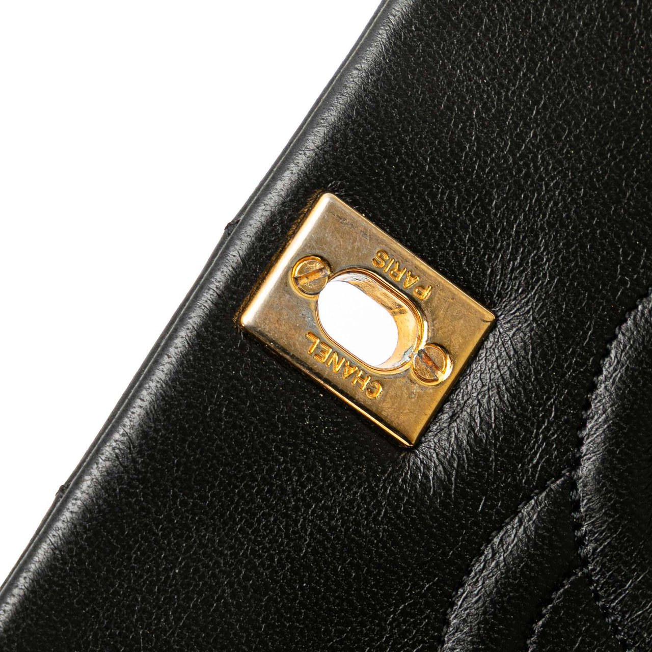 Chanel Medium Quilted Lambskin Full Flap Zwart