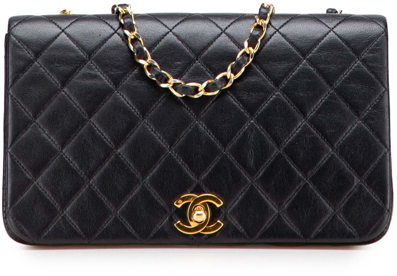 Chanel Medium Quilted Lambskin Full Flap Zwart