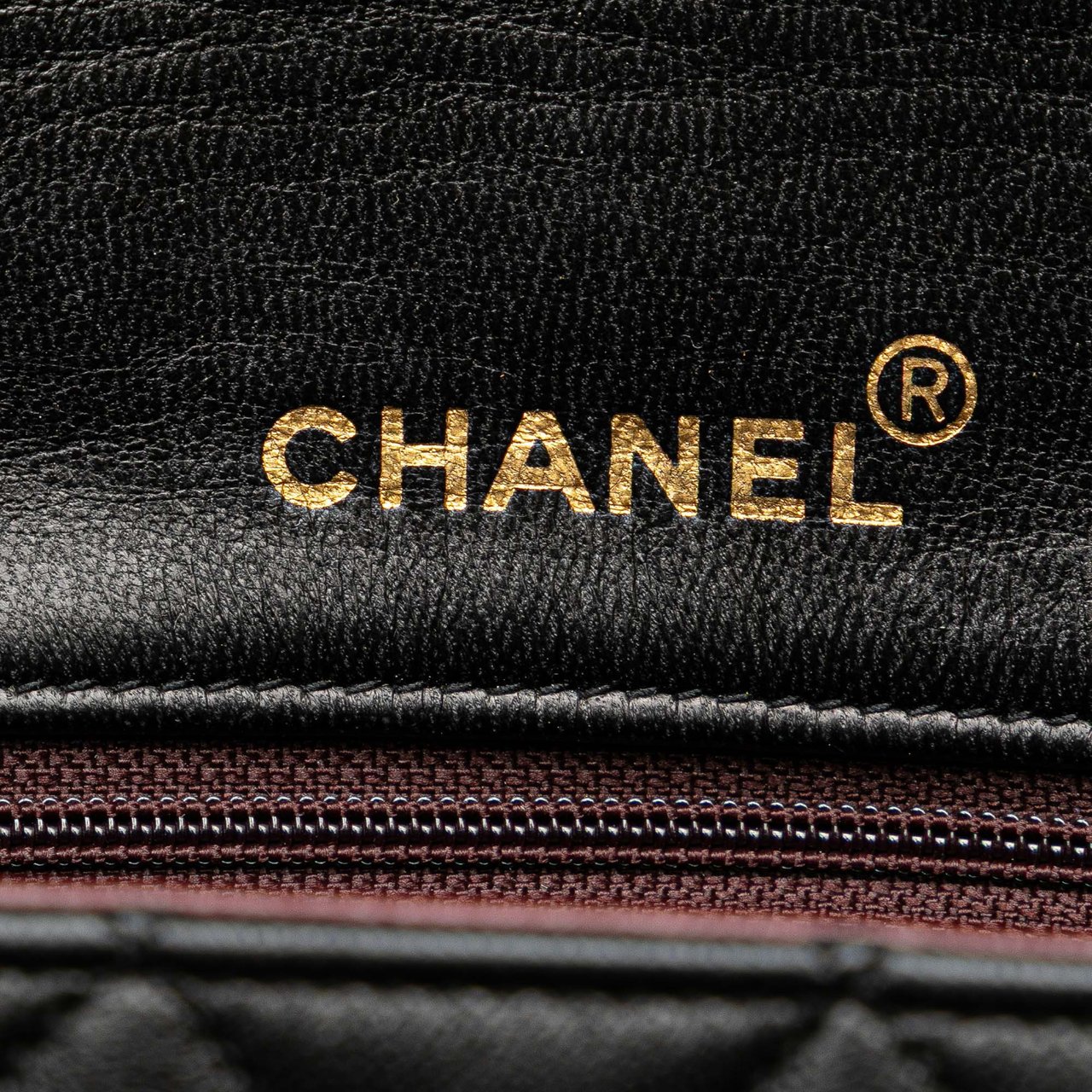 Chanel Medium Quilted Lambskin Full Flap Zwart