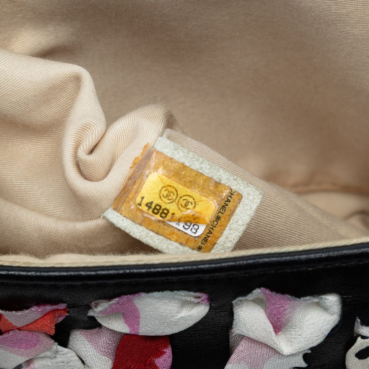 Chanel Medium Classic Lambskin and Silk Ribbon Single Flap Zwart