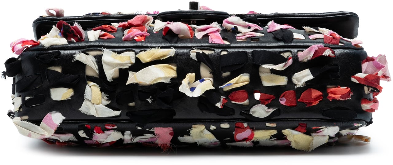 Chanel Medium Classic Lambskin and Silk Ribbon Single Flap Zwart