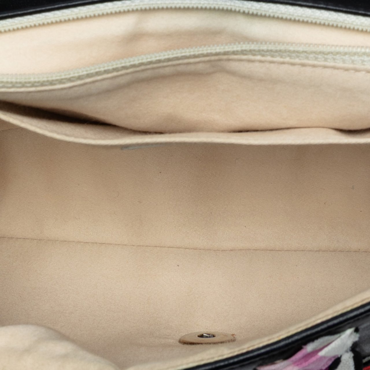 Chanel Medium Classic Lambskin and Silk Ribbon Single Flap Zwart