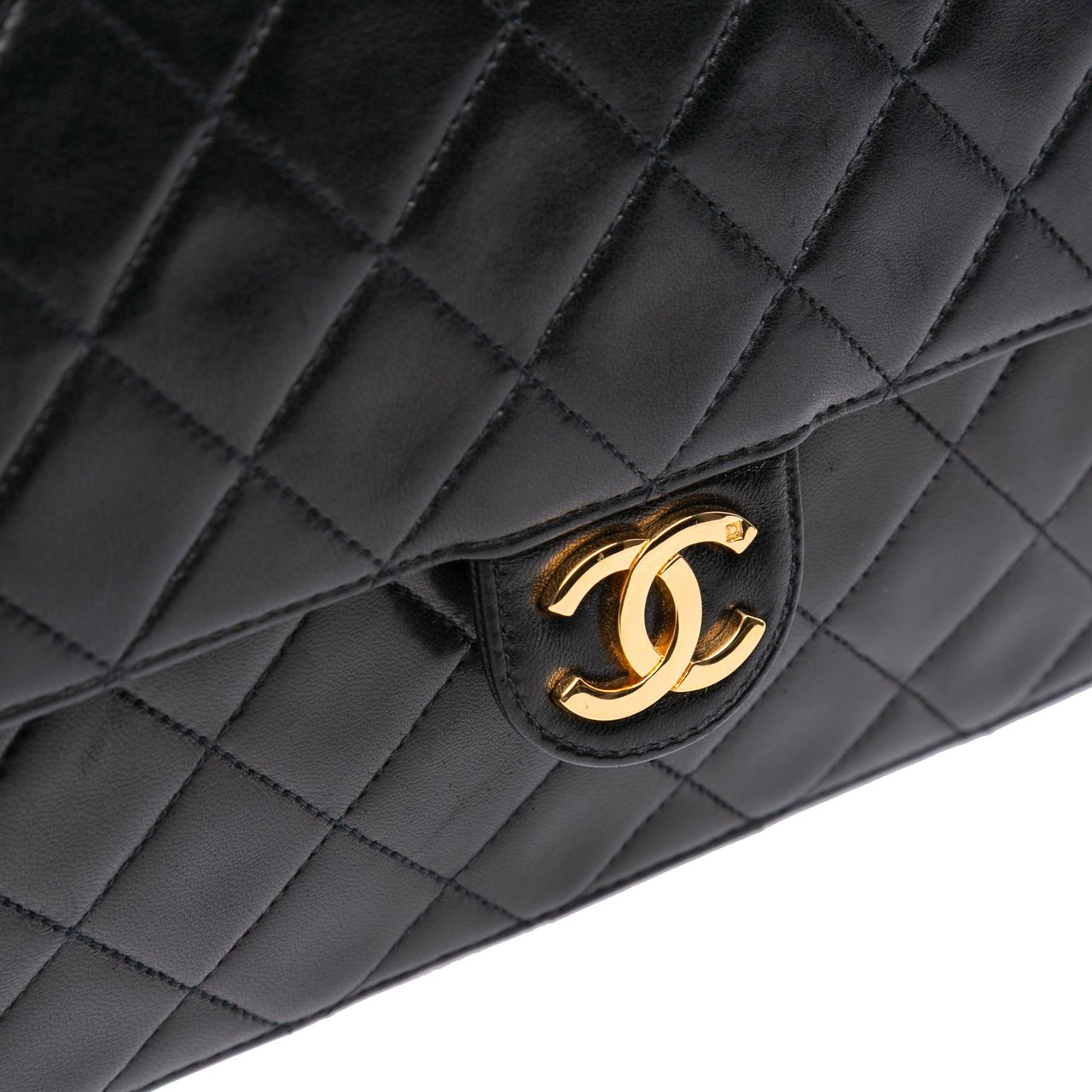 Chanel Small CC Quilted Lambskin Single Flap Zwart