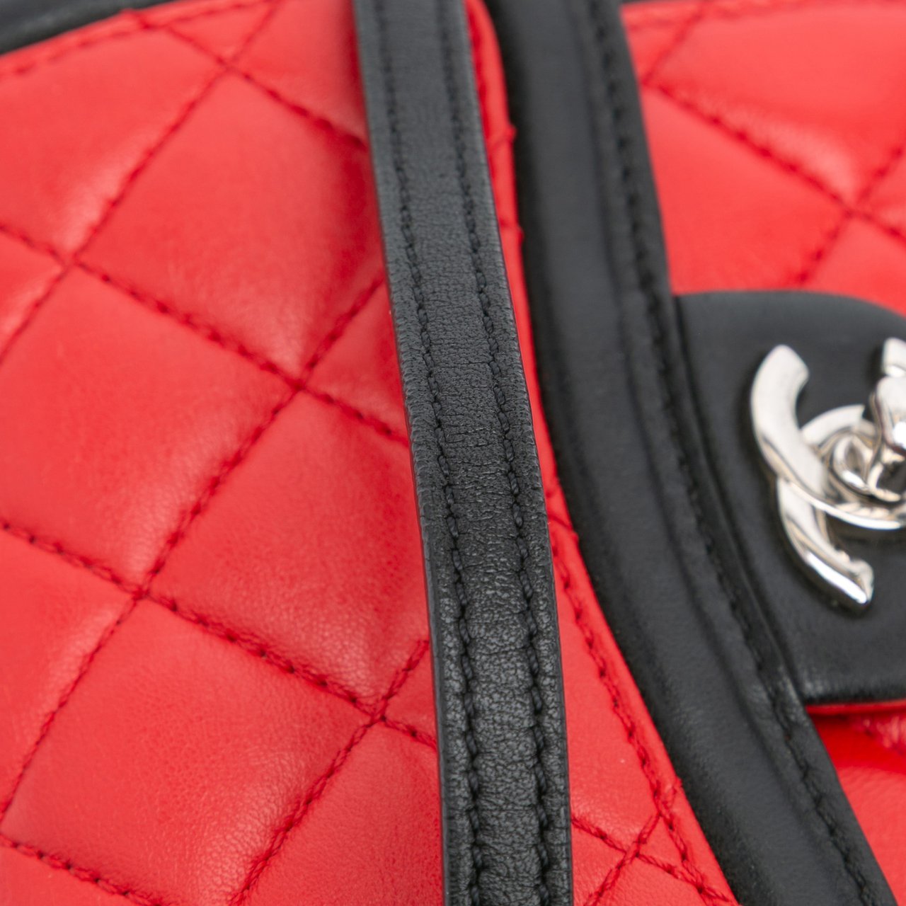 Chanel Mini Square Lambskin Graphic Flap Crossbody Rood