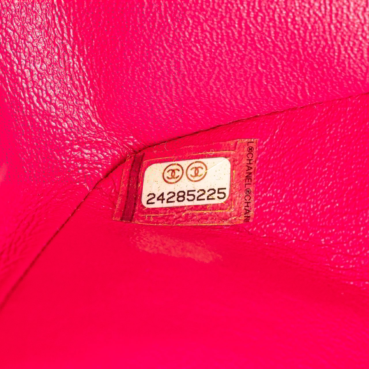 Chanel Medium Classic Chevron Lambskin Double Flap Roze