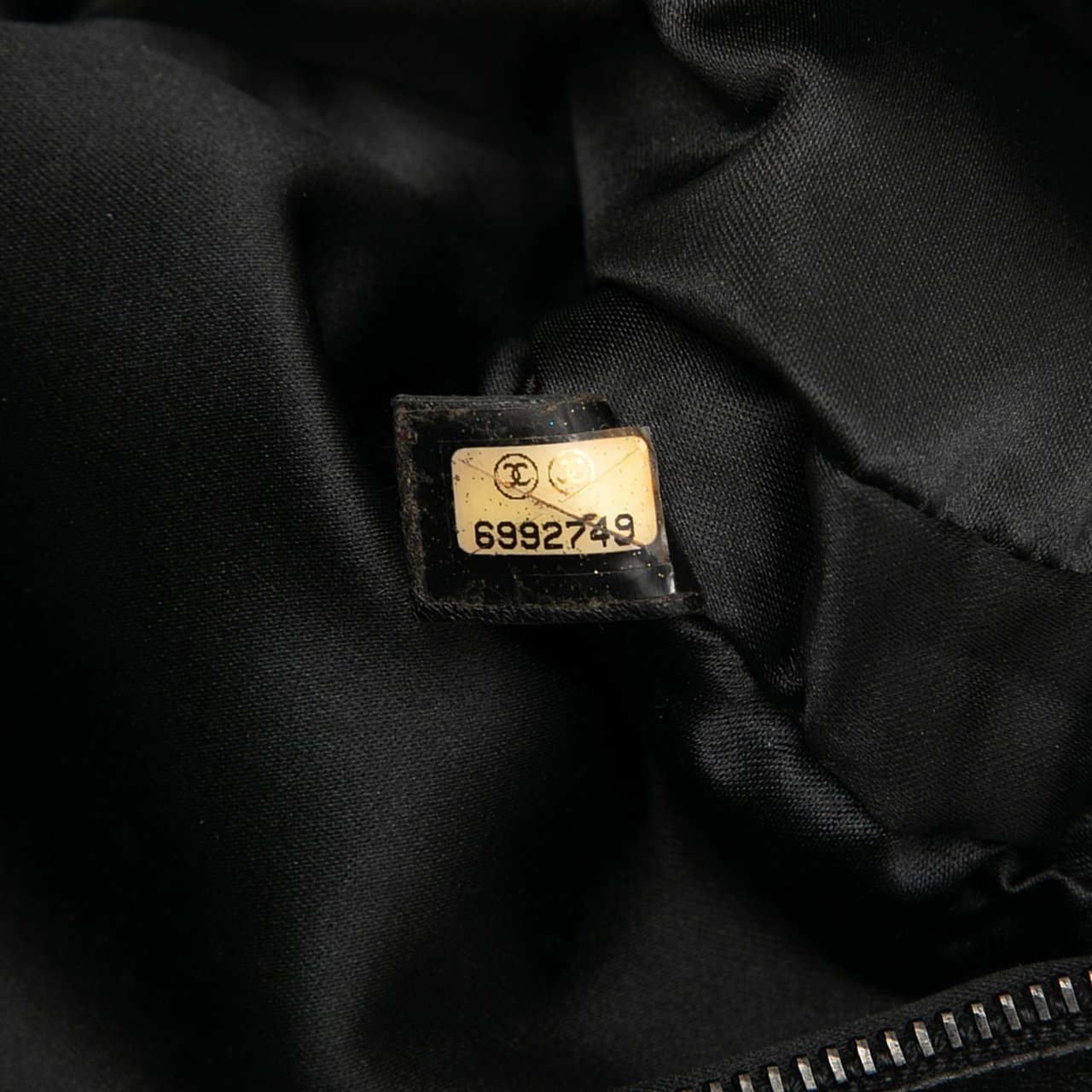 Chanel New Travel Line Nylon Wristlet Clutch Zwart